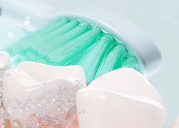 牙菌斑是用电动牙刷还是冲牙器？刷博士教您怎么选！